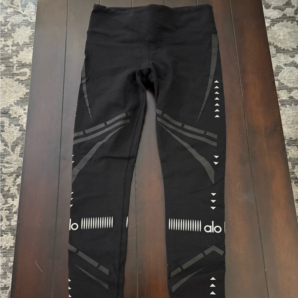ALO Yoga Black Leggings with White Accents